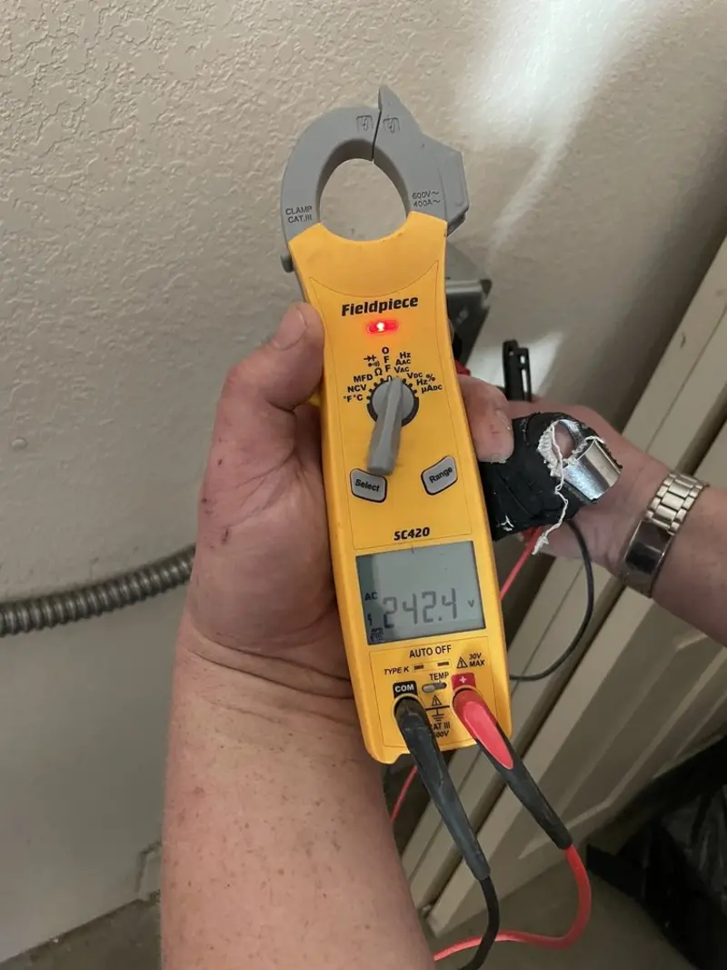 Voltage testing with clamp meter during Generator Installation in Centralia